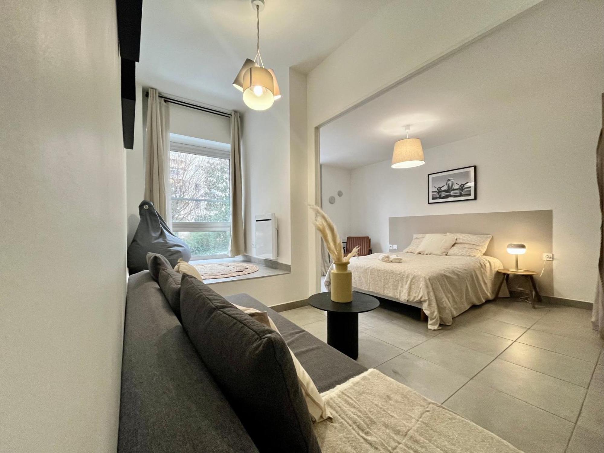 Suite Danbury Lyon Ngoại thất bức ảnh
