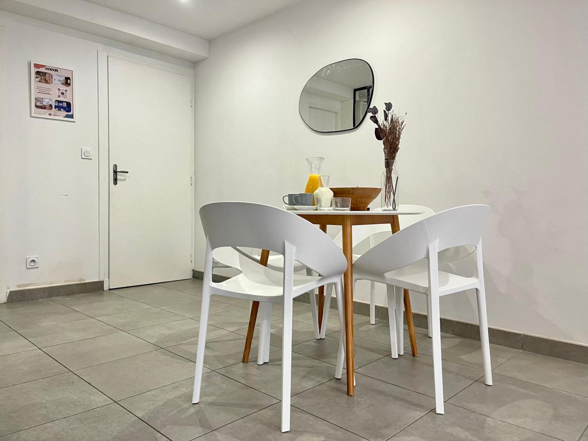 Suite Danbury Lyon Ngoại thất bức ảnh