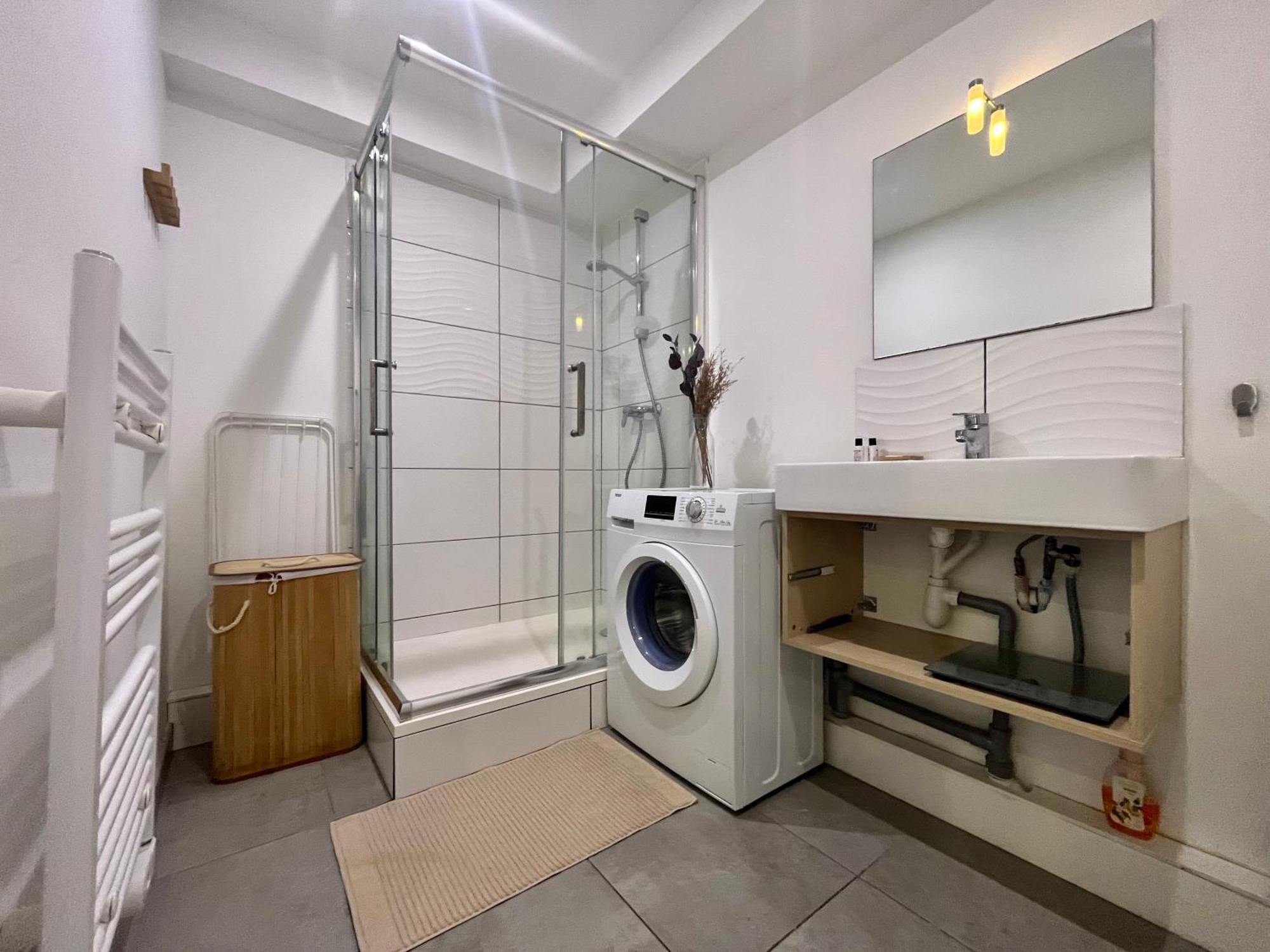 Suite Danbury Lyon Ngoại thất bức ảnh